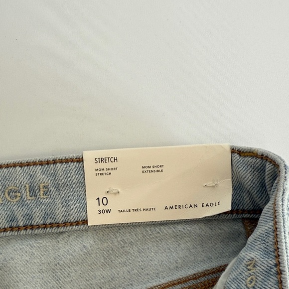 NWT American Eagle Outfitters Women's Light Denim Distressed Jean Shorts - Picture 10 of 10